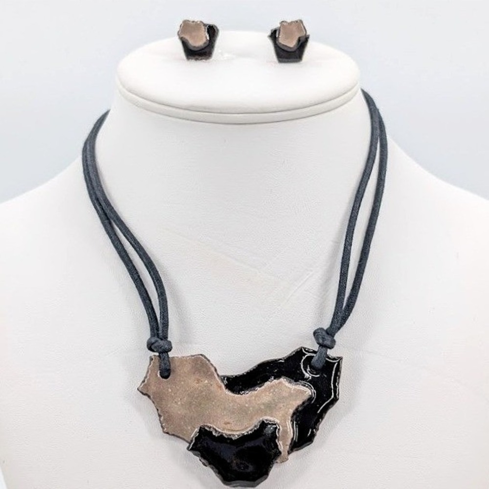 VTG Handmade Peru Ceramic Bib Necklace and Earrings Set Layered Clay Art to Wear